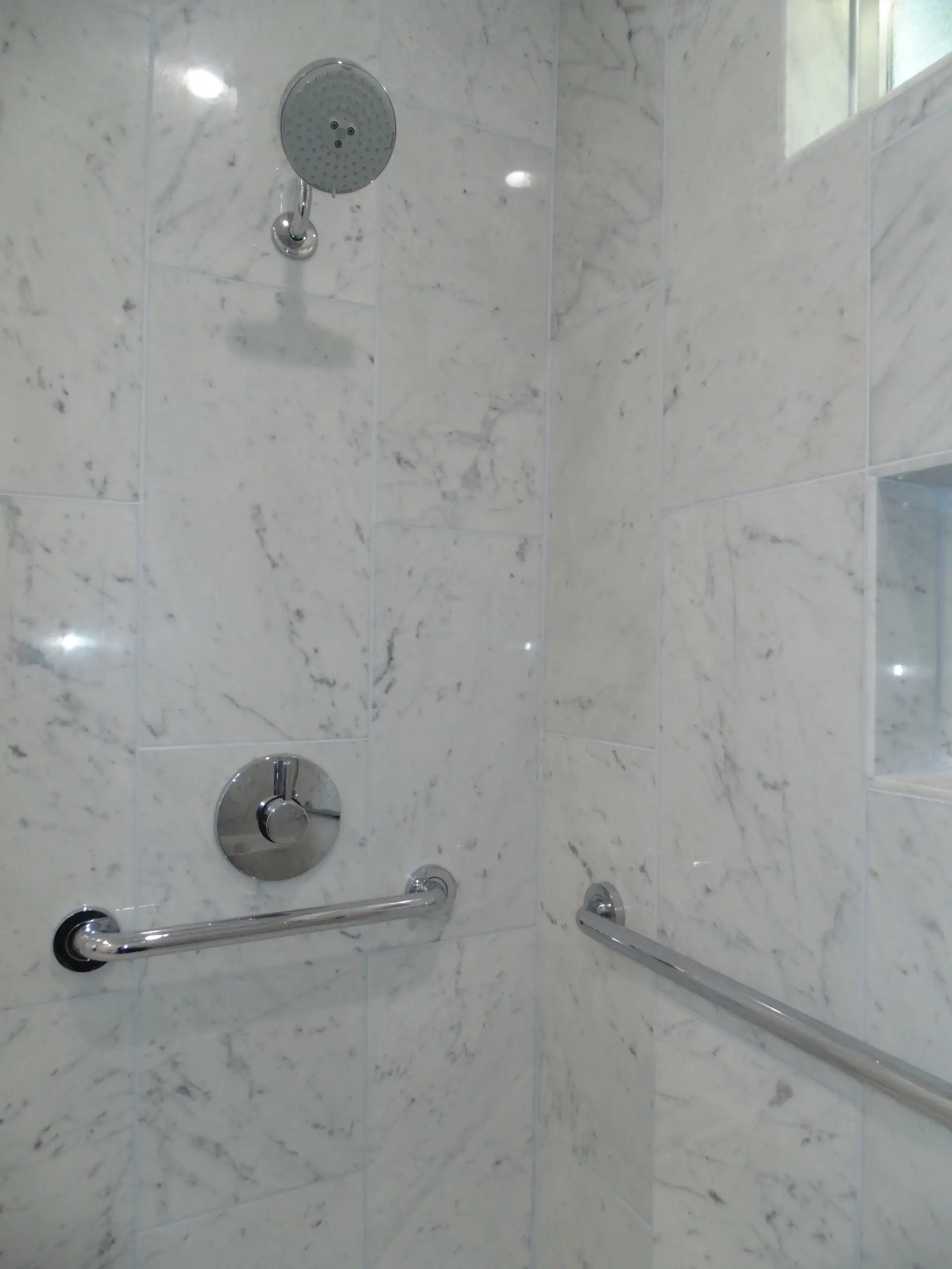 RESIDENTIAL RESTROOM, SANTA MONICA, CA. - Image 5